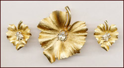 Trifari Textured Gold Tone Leaf & Bug Pin & Earrings Set 